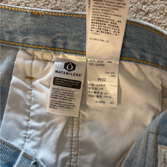 Levi's 501 Jean Shorts - Picture 8 of 10